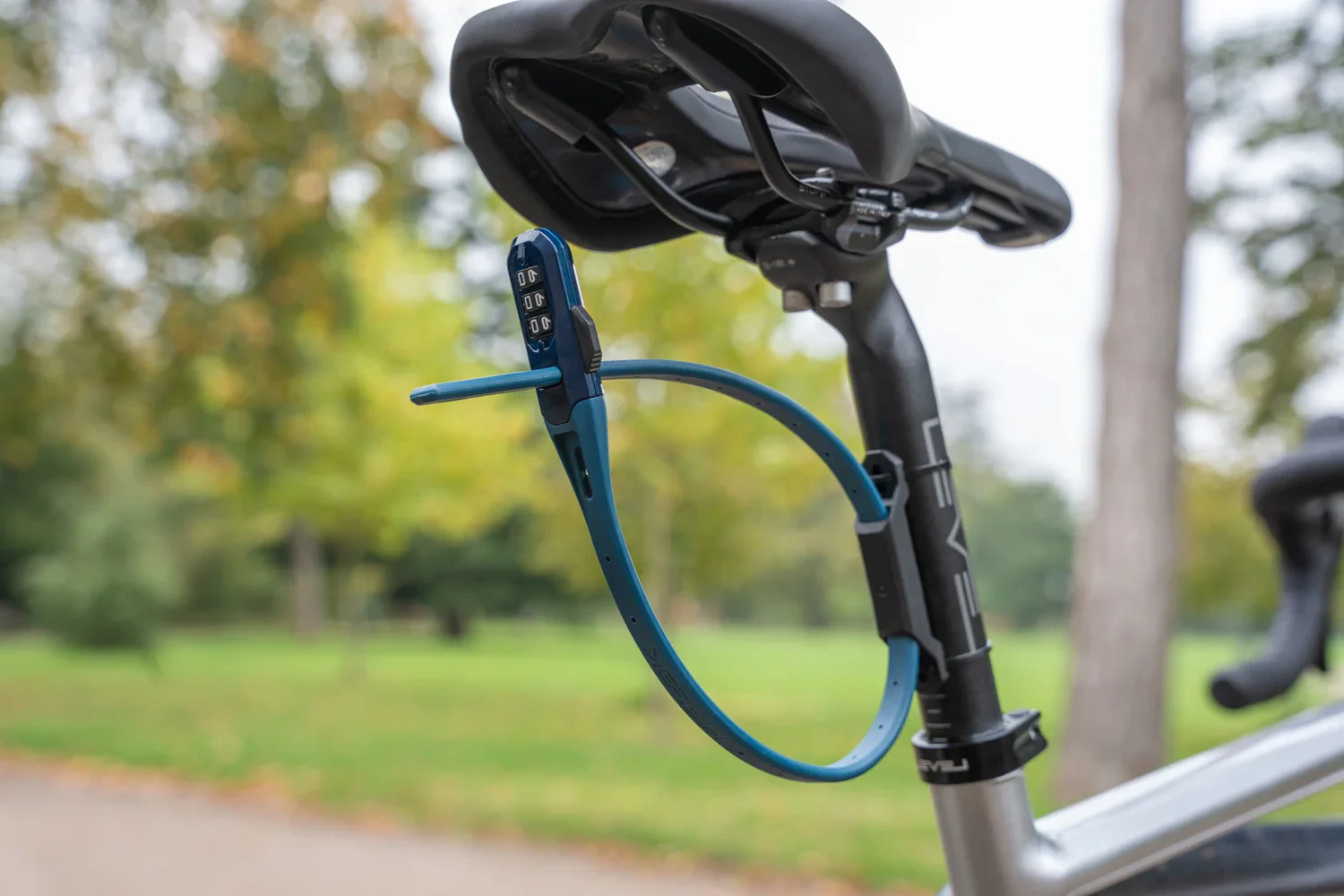 Hiplok Z LOK COMBO – Lightweight Steel-Core Combination Lock with Frame Bracket- For E-Bikes, E-scooters, E-motos - Image 8